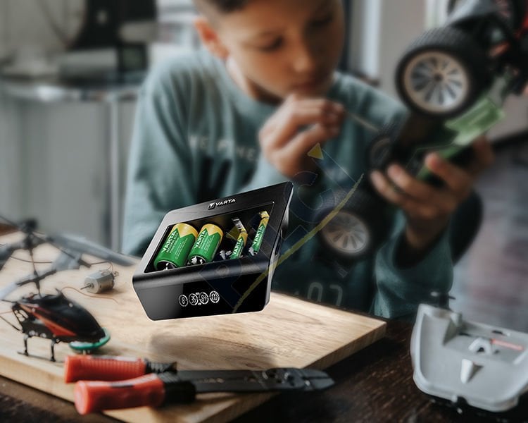 Varta 57688  LCD Universal Charger+